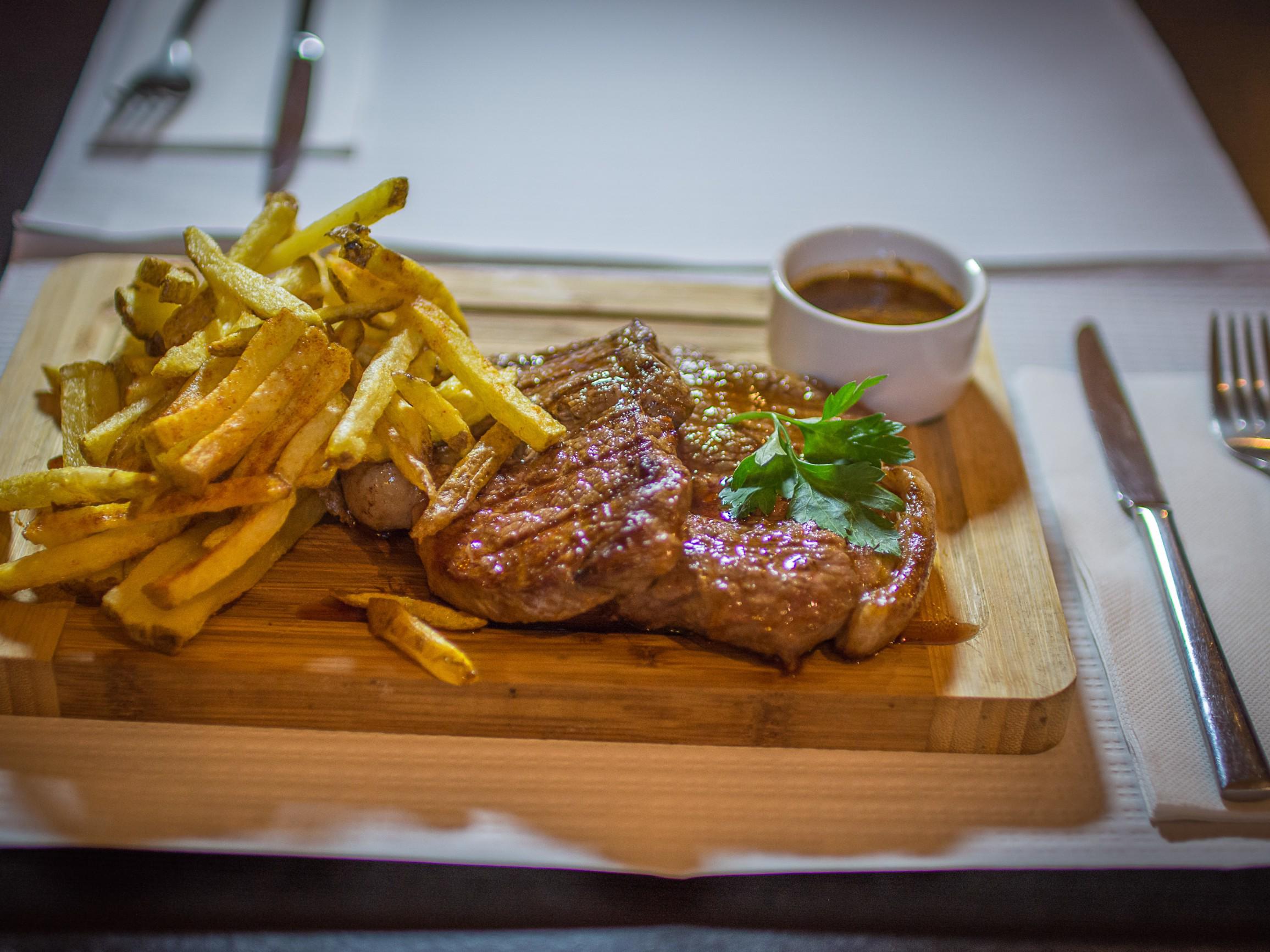 Refeição - O restaurante Patagonia Tomar oferece as típicas comidas da Argentina feita por os melhores Chef nativos.